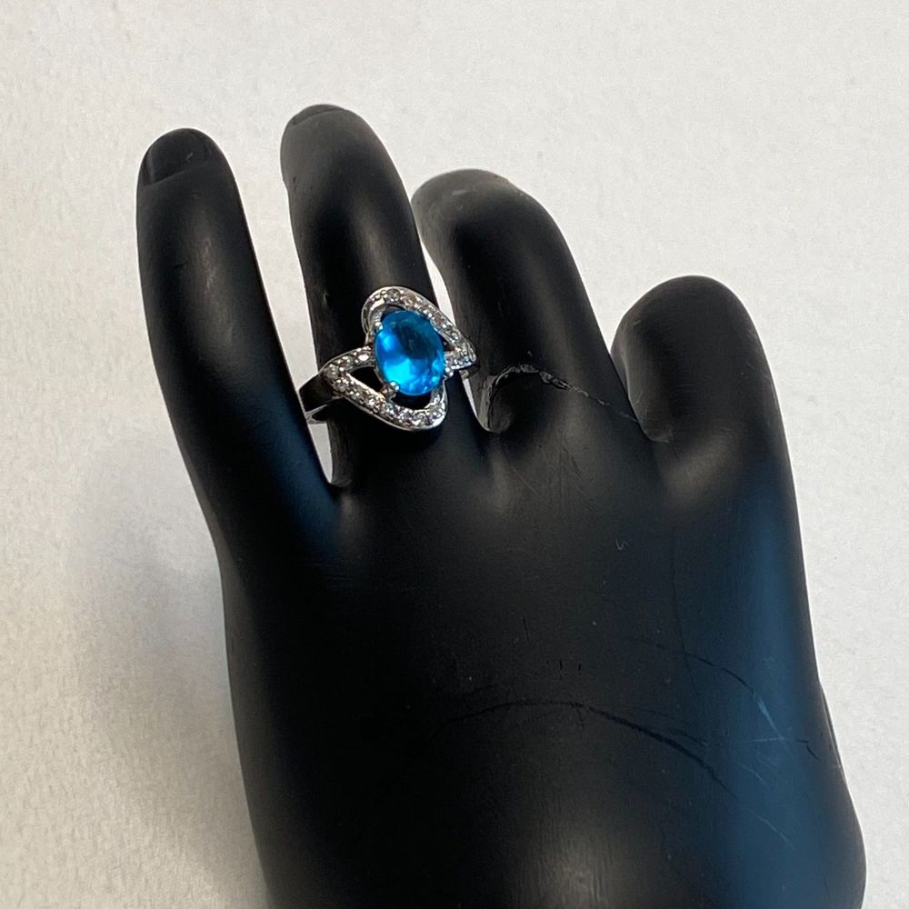 💎Silver Plated Ring Aqua Blue Oval Stone Surrounded By Clear Rhinestones